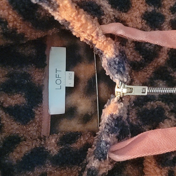 Sherpa leopard print 1/4 zip - Picture 2 of 3